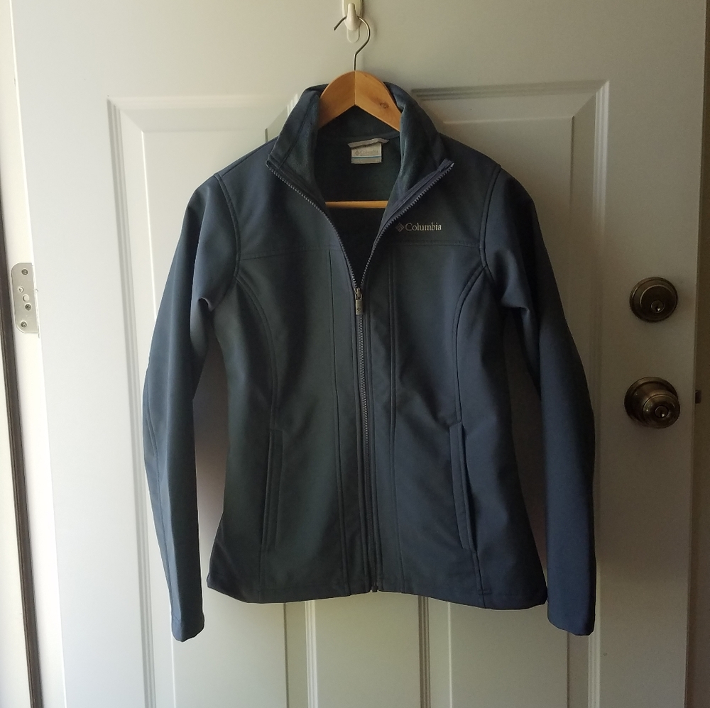 NWOT Grey/blue fleece lined shell